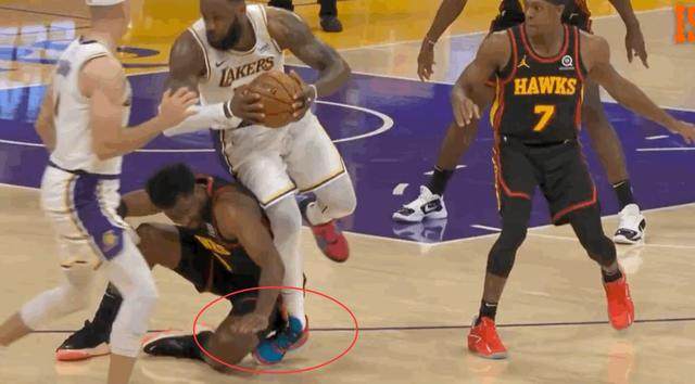 【观察】三问詹姆斯伤退 MVP黄了？湖人卫冕拉响警报