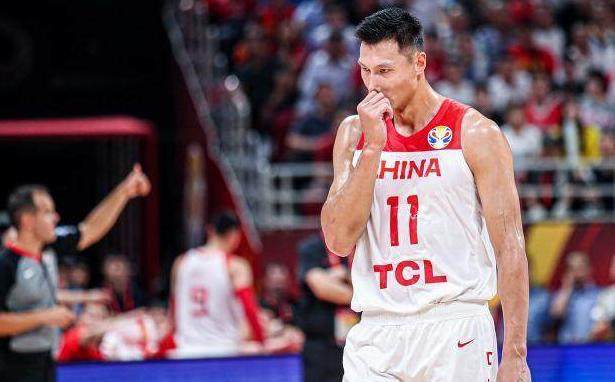 九游体育-易建联现身全明星：期待早日复出 仍渴望为国效力