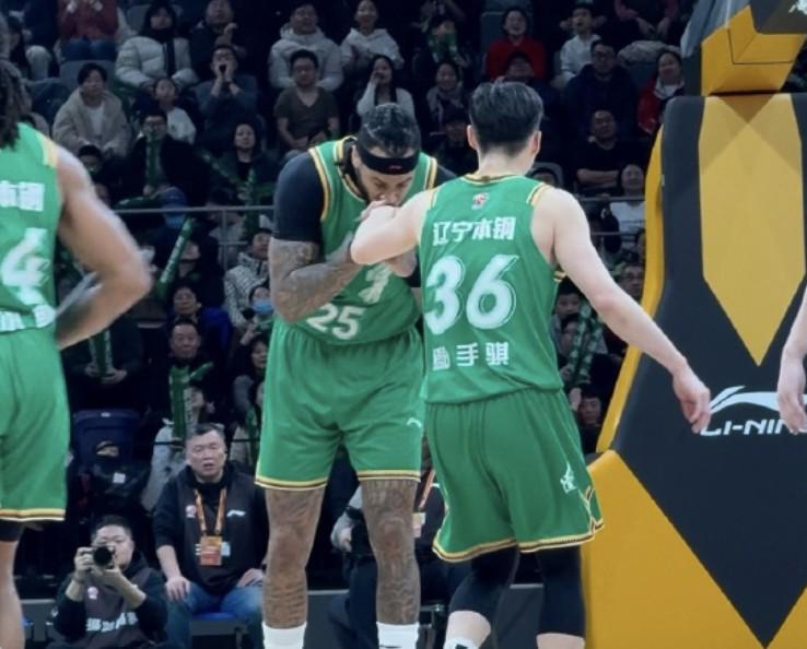 jiuyou-莫兰德:鄢手骐是我的好兄弟,我为他的出色表现感到开心